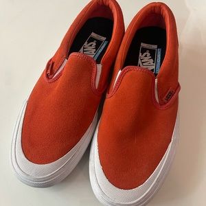 NWOT Orange Suede Van slip ons men’s 7.5 (women’s 9)
